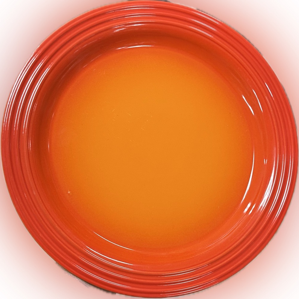 Le Creuset flame dinner plates/2 set   Orange  Plate new 2nds